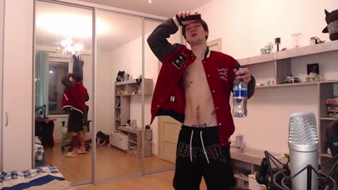 Teddy online show from December 9, 1:36 pm