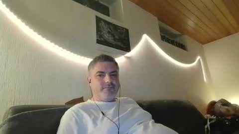 Peter online show from December 3, 6:06 pm