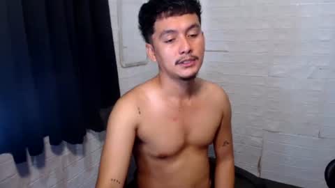 Snapshot of tempting_jon chatting on October 23, 3:48 pm tempting_jon online show from October 23, 3:48 pm