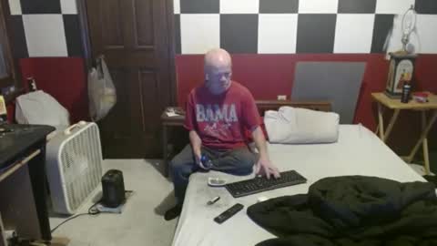 Snapshot of terdy2366 chatting on February 24, 3:33 am terdy2366 online show from February 24, 3:33 am