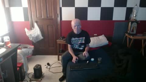 Snapshot of terdy2366 chatting on December 24, 5:13 pm terdy2366 online show from December 24, 5:13 pm