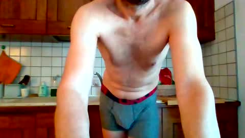 Snapshot of testosterone20222 chatting on December 3, 11:54 am Testosterone20 online show from December 3, 11:54 am