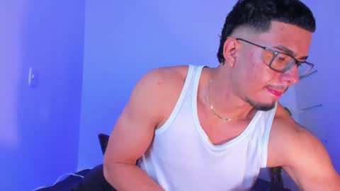 thadeo_king online show from May 17, 10:39 pm