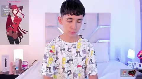 Snapshot of thayler_jones chatting on September 20, 11:32 am Thayler  online show from September 20, 11:32 am