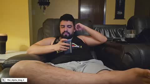 Snapshot of the_alpha_dog_xxx chatting on December 15, 3:34 am the_alpha_dog_xxx online show from December 15, 3:34 am