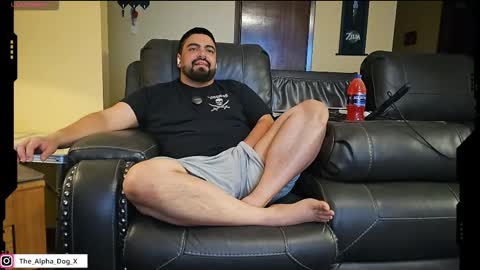 Snapshot of the_alpha_dog_xxx chatting on November 1, 3:43 am the_alpha_dog_xxx online show from November 1, 3:43 am