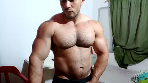 Snapshot of the_beastmuscle chatting on September 22, 4:45 am beast online show from September 22, 4:45 am