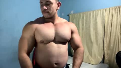 Snapshot of the_beastmuscle chatting on February 20, 2:40 am beast online show from February 20, 2:40 am