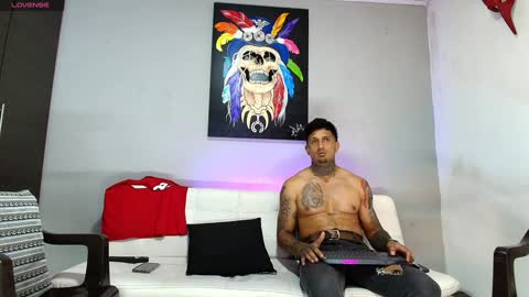 Snapshot of the_golden_boys chatting on January 20, 11:21 pm SCOTT  THEO  KAMERON  GENDERSON online show from January 20, 11:21 pm