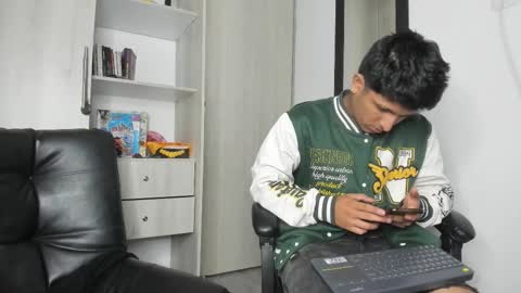 Danny online show from November 23, 2:11 am