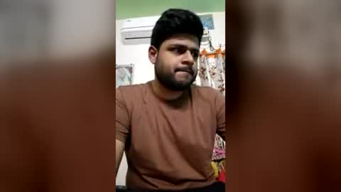 thecuteboyy online show from June 18, 9:25 am
