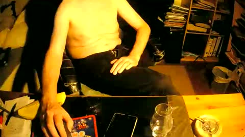 paul online show from April 3, 9:11 pm