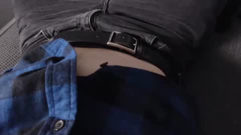 Snapshot of thejerk1974 chatting on December 14, 8:29 pm Liam online show from December 14, 8:29 pm