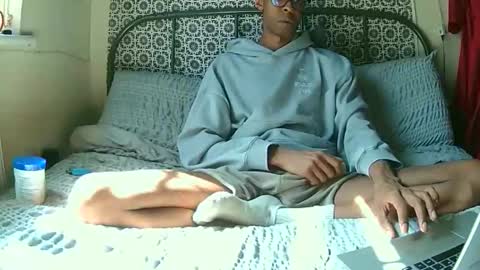 thelnd_bates online show from April 29, 10:53 am