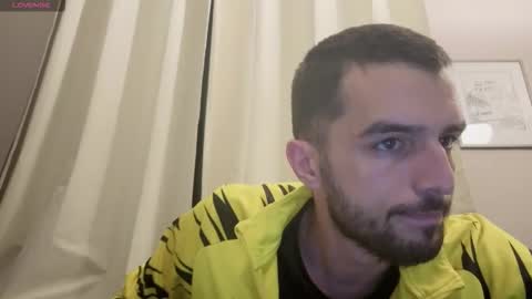 themmistokles online show from October 3, 8:03 pm