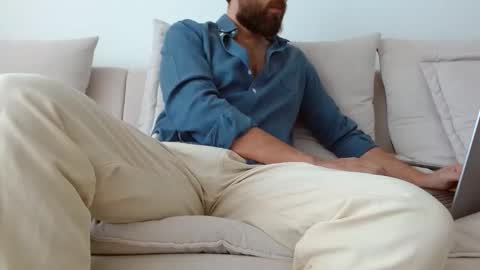 TheMonarchGoat online show from September 21, 6:57 am