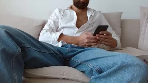 TheMonarchGoat online show from September 13, 9:32 am