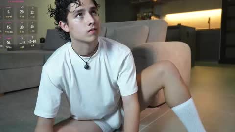  THEO- MATEO  online show from February 3, 11:21 pm