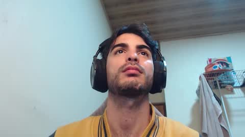 Snapshot of therazhanen chatting on October 16, 7:05 am Santiago Enrique online show from October 16, 7:05 am