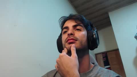 Snapshot of therazhanen chatting on October 2, 6:06 am Santiago Enrique online show from October 2, 6:06 am