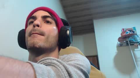 Snapshot of therazhanen chatting on October 29, 5:32 am Santiago Enrique online show from October 29, 5:32 am