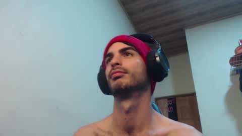 Snapshot of therazhanen chatting on October 19, 6:39 am Santiago Enrique online show from October 19, 6:39 am