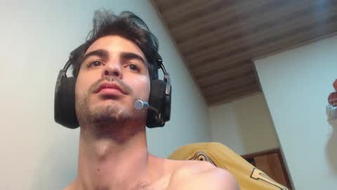 Snapshot of therazhanen chatting on January 16, 5:32 am Santiago Enrique online show from January 16, 5:32 am