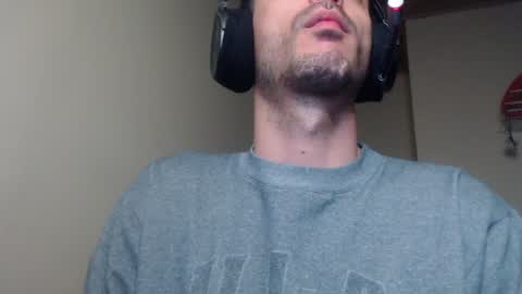 Snapshot of therazhanen chatting on December 3, 5:08 am Santiago Enrique online show from December 3, 5:08 am