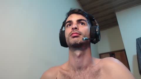 Snapshot of therazhanen chatting on February 27, 5:45 am Santiago Enrique online show from February 27, 5:45 am