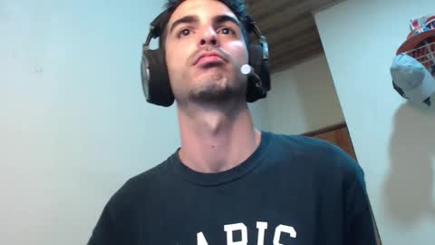 Snapshot of therazhanen chatting on September 16, 5:30 am Santiago Enrique online show from September 16, 5:30 am