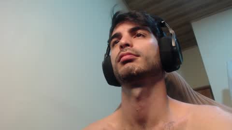 Snapshot of therazhanen chatting on January 22, 3:52 am Santiago Enrique online show from January 22, 3:52 am