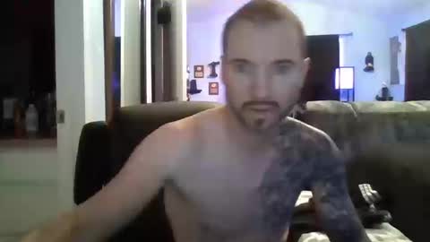 Snapshot of thesexorcist1984 chatting on October 11, 9:13 am James online show from October 11, 9:13 am