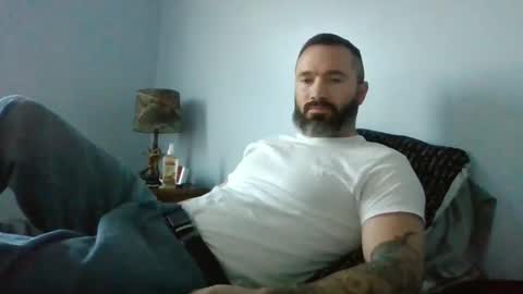 Snapshot of thesexorcist1984 chatting on December 5, 9:39 pm James online show from December 5, 9:39 pm