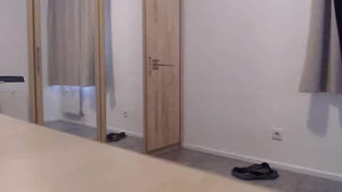 theskylake1 online show from April 27, 3:19 pm