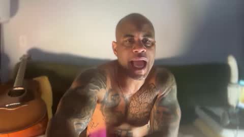 Snapshot of thewildbuck chatting on October 5, 1:20 am The Wild buck online show from October 5, 1:20 am