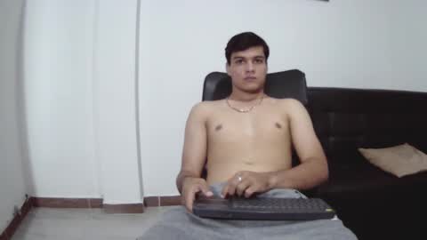 Snapshot of thiago__diaz chatting on February 9, 8:45 pm Thiago Diaz online show from February 9, 8:45 pm