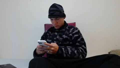 Snapshot of thiago_hot_boy chatting on January 3, 9:25 am Thiago independent model online show from January 3, 9:25 am