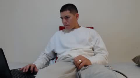 Snapshot of thiago_hot_boy chatting on January 2, 9:54 am Thiago independent model online show from January 2, 9:54 am