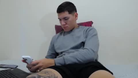 Snapshot of thiago_hot_boy chatting on January 28, 8:47 am Thiago independent model online show from January 28, 8:47 am