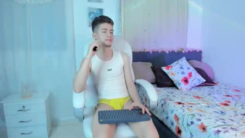 Snapshot of thiago_james69 chatting on October 24, 3:19 am Manuel online show from October 24, 3:19 am