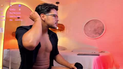 Snapshot of thiago_mercer chatting on September 24, 11:08 am Thiago online show from September 24, 11:08 am