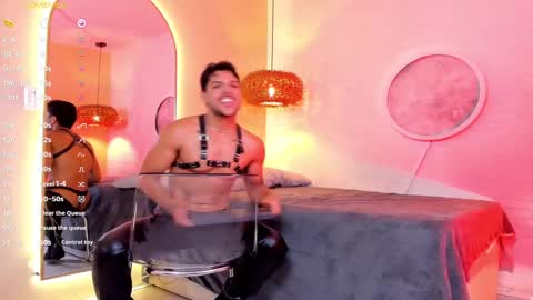 Snapshot of thiago_mercer chatting on September 17, 11:33 am Thiago online show from September 17, 11:33 am