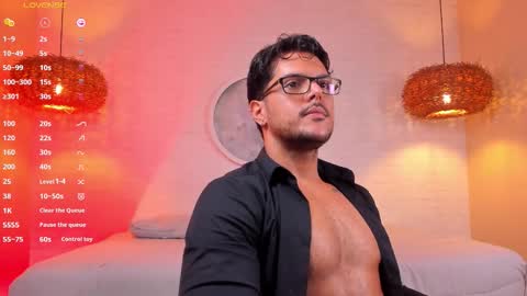 Snapshot of thiago_mercer chatting on September 8, 2:16 pm Thiago online show from September 8, 2:16 pm