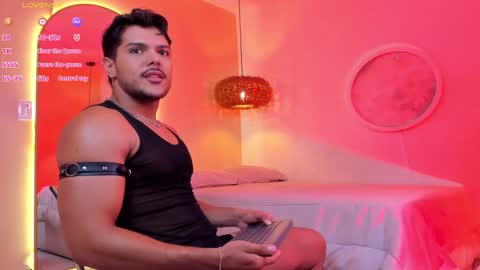 Snapshot of thiago_mercer chatting on September 19, 11:43 am Thiago online show from September 19, 11:43 am