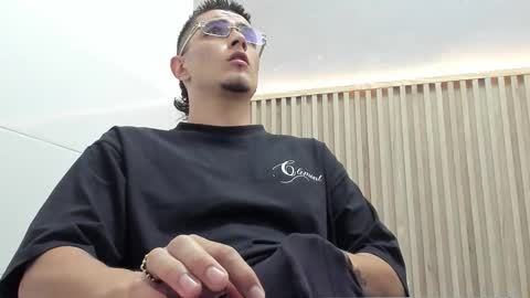 Snapshot of thiago_miller1 chatting on October 23, 2:20 pm THIAGO online show from October 23, 2:20 pm