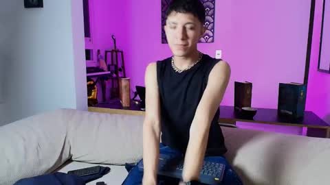 thiago_n_sam online show from September 11, 12:53 am