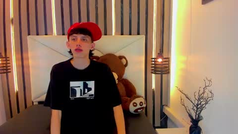 thiago_twink38 online show from June 22, 4:41 am