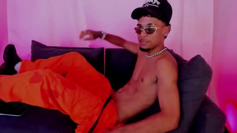 ThiagoFerreti online show from November 13, 8:35 pm