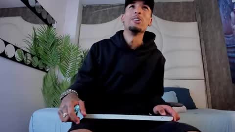 ThiagoFerreti online show from October 27, 7:38 pm