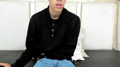 Thiago   online show from January 6, 7:02 pm